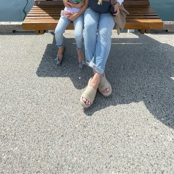 CJLA Chrissy stretchy jeans
Size 5 - Picture 4 of 4